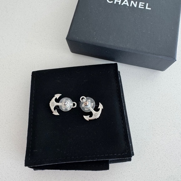 Chanel Anker Earings - Picture 2 of 3